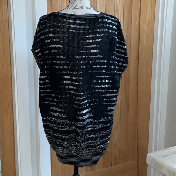 M Missoni, luxury, black & white knit sleeveless top. Made in Italy. Size 44 (8) - Picture 7 of 16